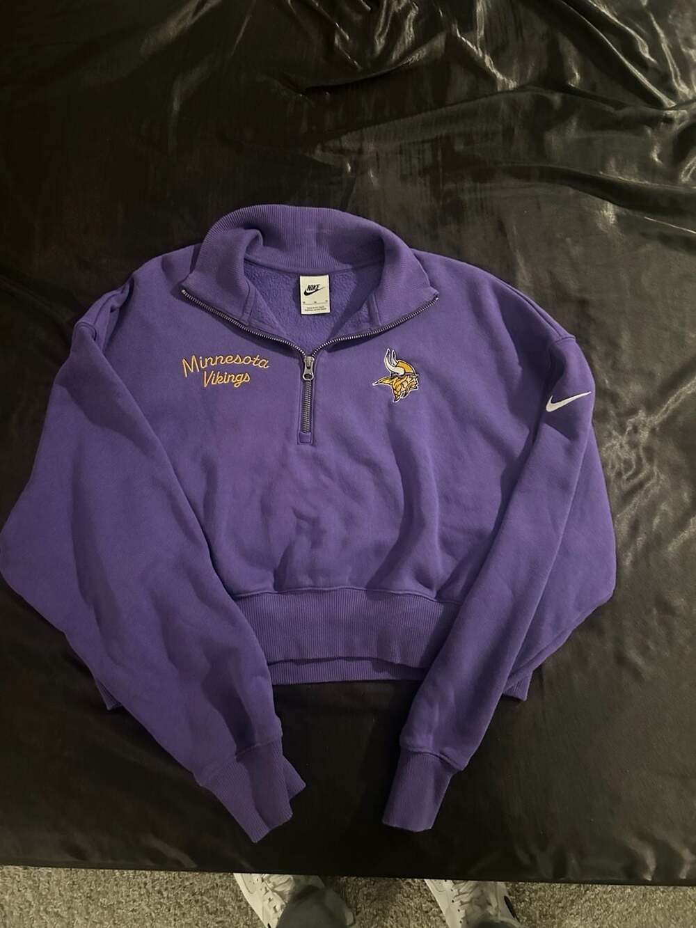 Nike Minnesota Vikings Phoenix Women's Oversized Cropped 1/4-Zip Crew Sweatshirt